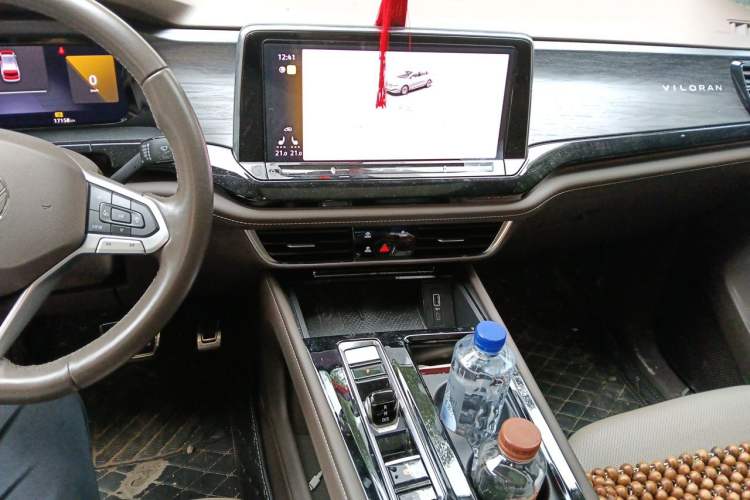 Used Volkswagen Viloran 2023 380TSI Luxury Edition Audio And AC Panel