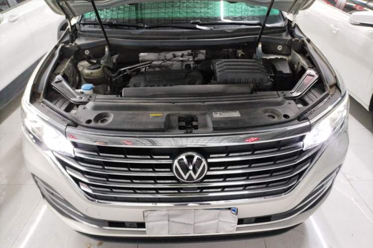 Used Volkswagen Viloran 2023 Revised 380TSI Prestige Edition Engine Bay