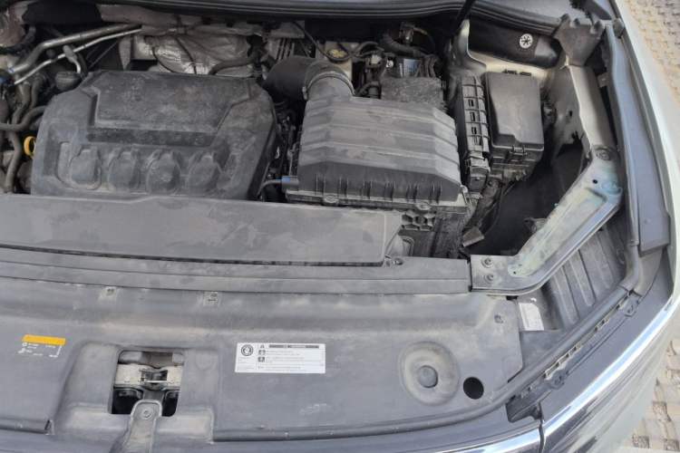 Used Volkswagen Viloran 2023 380TSI Luxury Edition Engine Bay Left