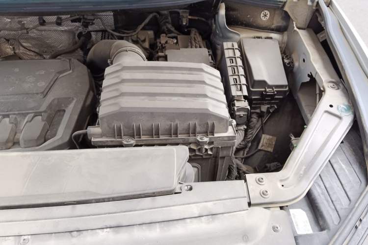 Used Volkswagen Viloran 2023 Revised 380TSI Prestige Edition Engine Bay Left