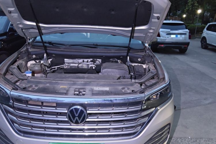 Used Volkswagen Viloran 2023 Revised 380TSI Prestige Edition Engine Bay Left