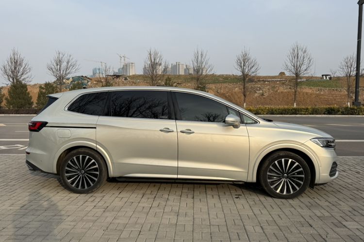 Used Volkswagen Viloran 2023 Revised 380TSI Prestige Edition Exterior 3