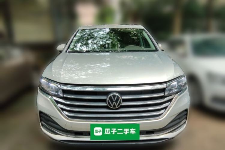 Used Volkswagen Viloran 2023 330TSI Luxury Edition Front