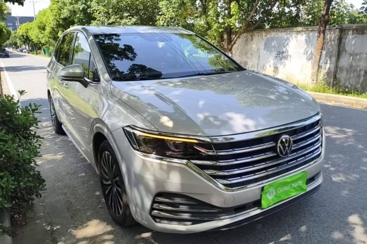 Used Volkswagen Viloran 2023 380TSI Prestige Edition Front Right 45 Deg