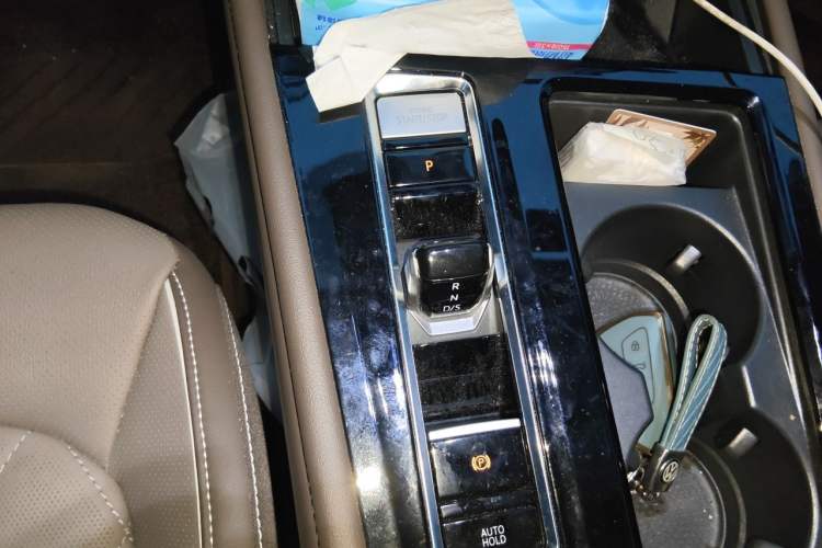 Used Volkswagen Viloran 2023 Revised 380TSI Prestige Edition Gear Lever