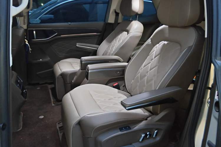 Used Volkswagen Viloran 2023 Revised 380TSI Prestige Edition Left Rear Seat