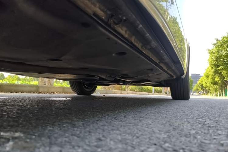 Used Volkswagen Viloran 2023 380TSI Prestige Edition Left Side Sill