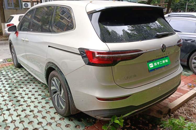 Used Volkswagen Viloran 2023 380TSI Luxury Edition Rear Left 45 Deg