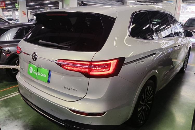 Used Volkswagen Viloran 2023 380TSI Prestige Edition Rear Right 45 Deg