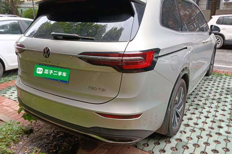 Used Volkswagen Viloran 2023 380TSI Luxury Edition Rear Right 45 Deg