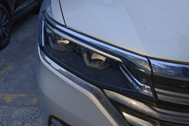 Used Volkswagen Viloran 2023 Revised 380TSI Prestige Edition Right Front Headlight