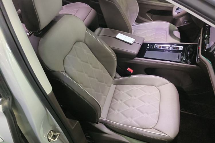 Used Volkswagen Viloran 2023 380TSI Prestige Edition Right Front Seat