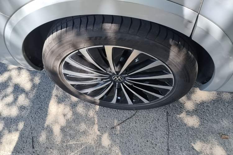 Used Volkswagen Viloran 2023 380TSI Prestige Edition Right Rear Wheel Hub