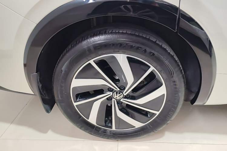 Used Volkswagen Viloran 2023 380TSI Luxury Edition Right Rear Wheel Hub