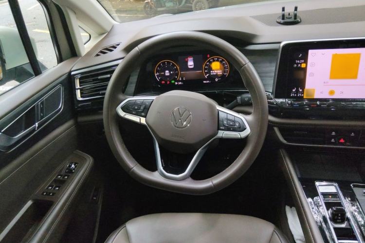 Used Volkswagen Viloran 2023 330TSI Luxury Edition Steering Wheel