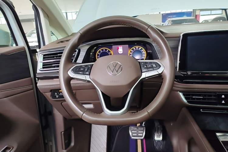 Used Volkswagen Viloran 2023 380TSI Luxury Edition Steering Wheel