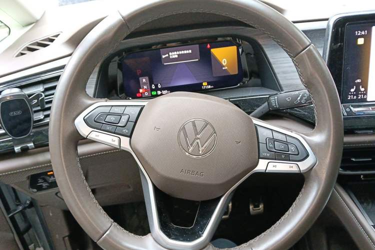 Used Volkswagen Viloran 2023 380TSI Luxury Edition Steering Wheel