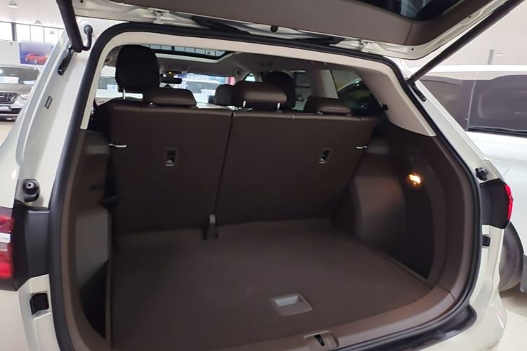 Used Volkswagen Viloran 2023 380TSI Luxury Edition Trunk