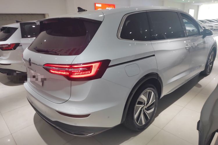 Used Volkswagen Viloran 2023 330TSI Luxury Edition Exterior 3