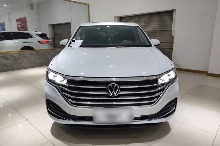Used Volkswagen Viloran 2023 330TSI Luxury Edition Front