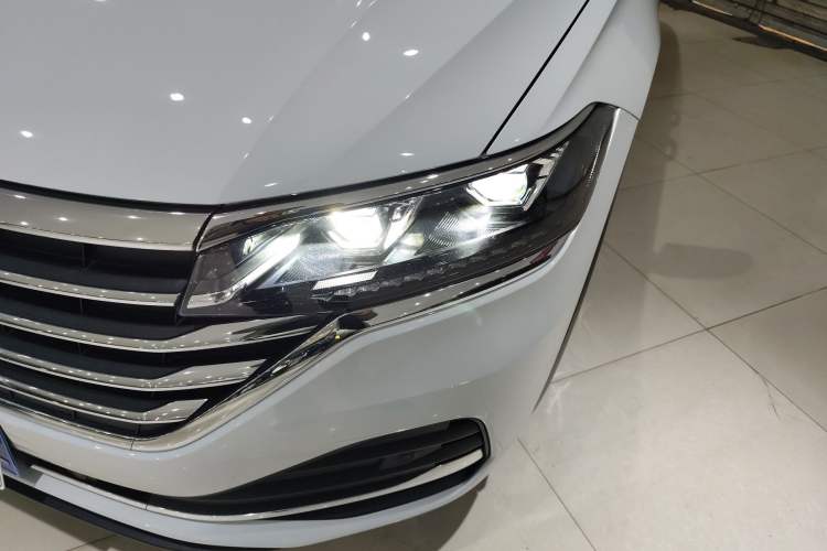 Used Volkswagen Viloran 2023 330TSI Luxury Edition Left Front Headlight