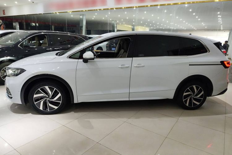 Used Volkswagen Viloran 2023 330TSI Luxury Edition Left Side