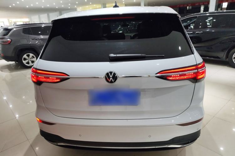 Used Volkswagen Viloran 2023 330TSI Luxury Edition Rear
