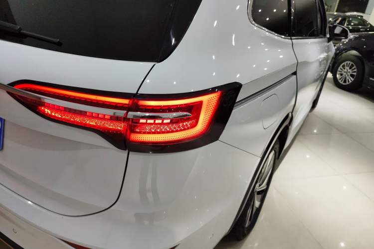 Used Volkswagen Viloran 2023 330TSI Luxury Edition Right Rear Taillight