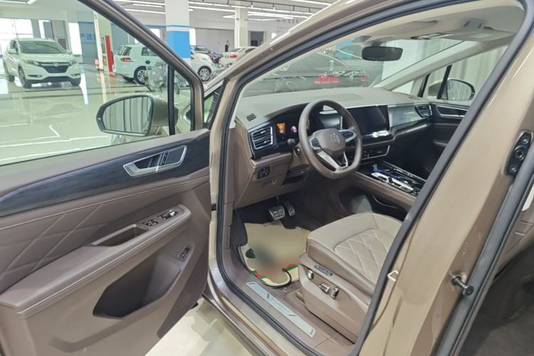 Used Volkswagen Viloran 2023 Revised 380TSI Prestige Edition Driver Seat