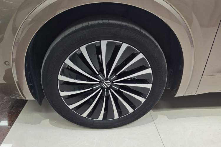 Used Volkswagen Viloran 2023 Revised 380TSI Prestige Edition Exterior 2