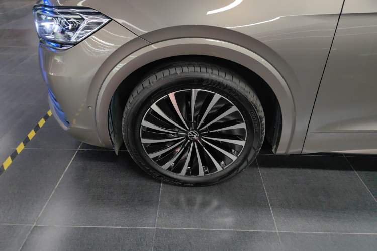Used Volkswagen Viloran 2023 380TSI Prestige Edition Exterior 7