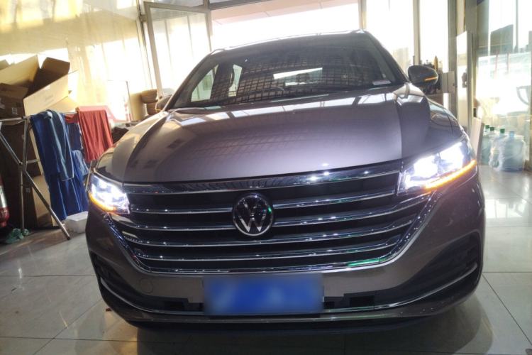 Used Volkswagen Viloran 2023 380TSI Luxury Edition Front