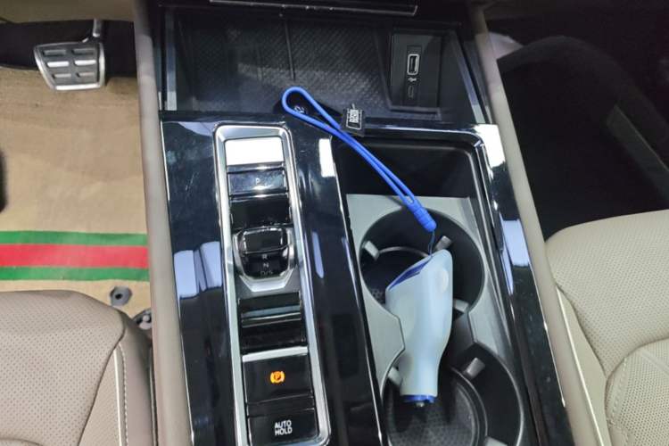Used Volkswagen Viloran 2023 Revised 380TSI Prestige Edition Gear Lever