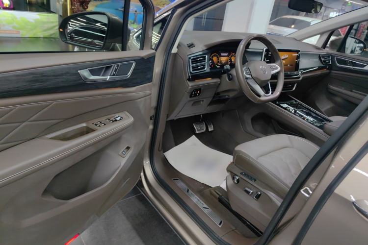Used Volkswagen Viloran 2023 380TSI Prestige Edition Interior 3