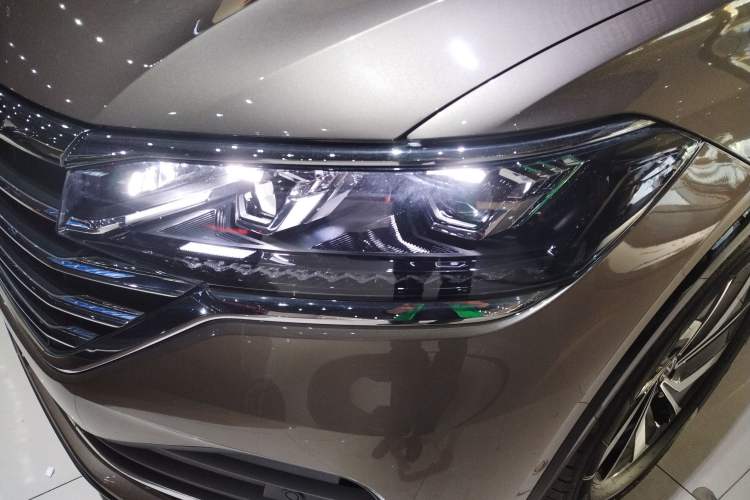 Used Volkswagen Viloran 2023 380TSI Luxury Edition Left Front Headlight
