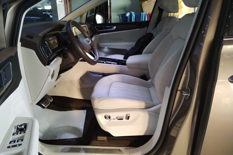 Used Volkswagen Viloran 2023 380TSI Luxury Edition Left Front Seat