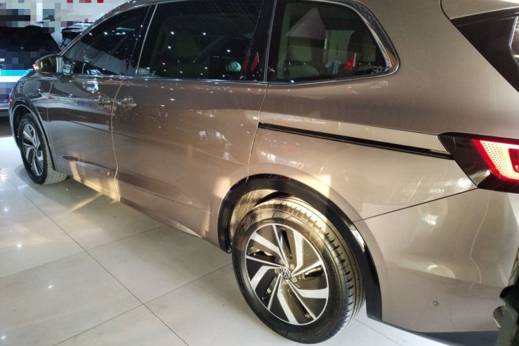 Used Volkswagen Viloran 2023 380TSI Luxury Edition Left Side