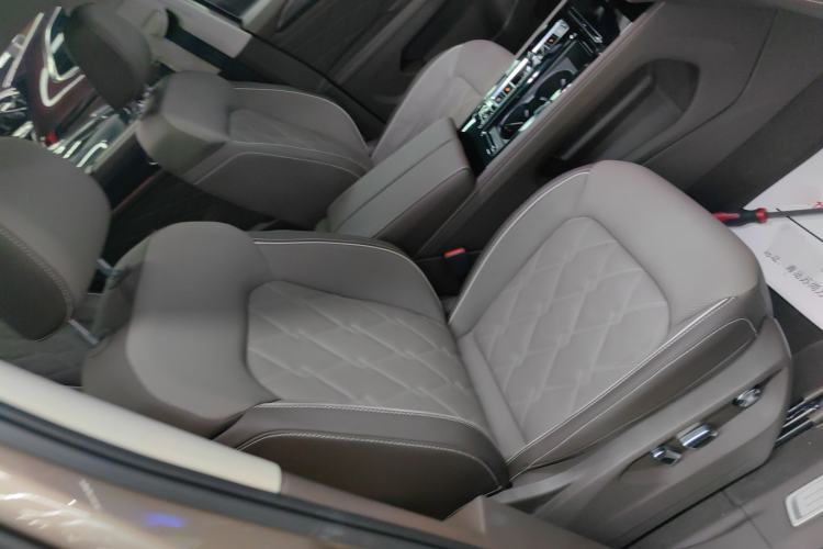 Used Volkswagen Viloran 2023 380TSI Prestige Edition Right Front Seat