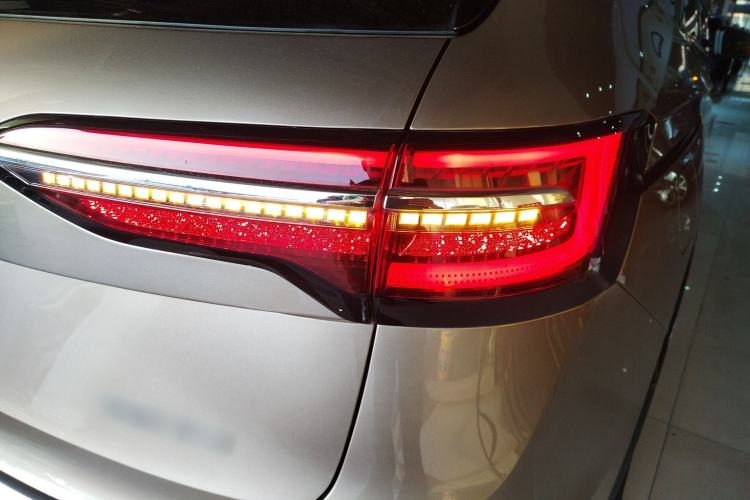 Used Volkswagen Viloran 2023 380TSI Luxury Edition Right Rear Taillight