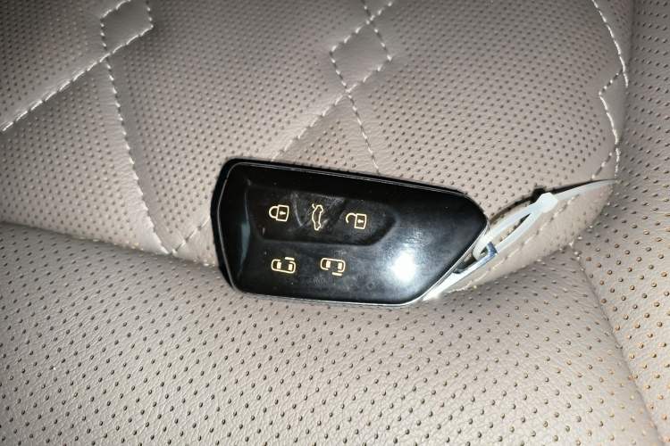 Used Volkswagen Viloran 2023 380TSI Prestige Edition Vehicle Key