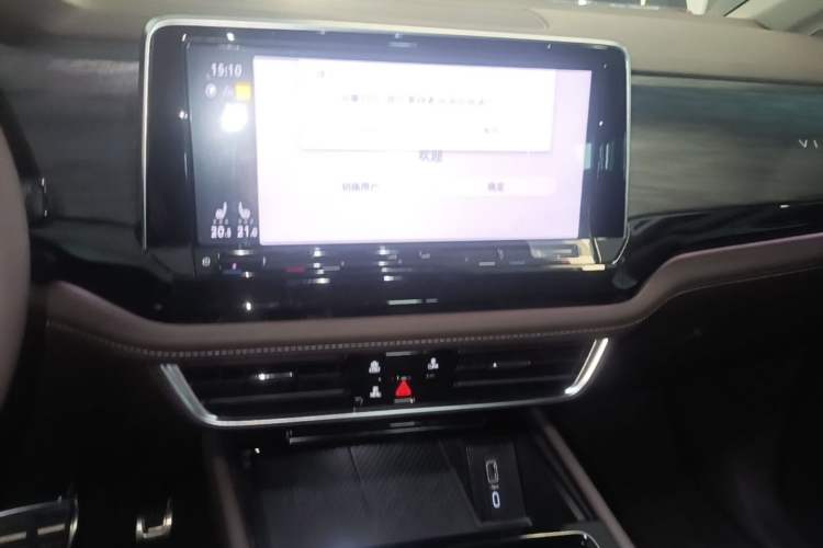 Used Volkswagen Viloran 2024 380TSI Premium Edition Audio And AC Panel
