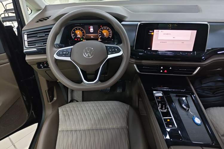 Used Volkswagen Viloran 2024 330TSI Business Edition Audio And AC Panel