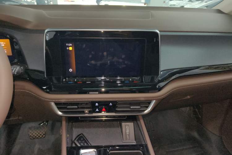 Used Volkswagen Viloran 2024 330TSI Business Edition Audio And AC Panel