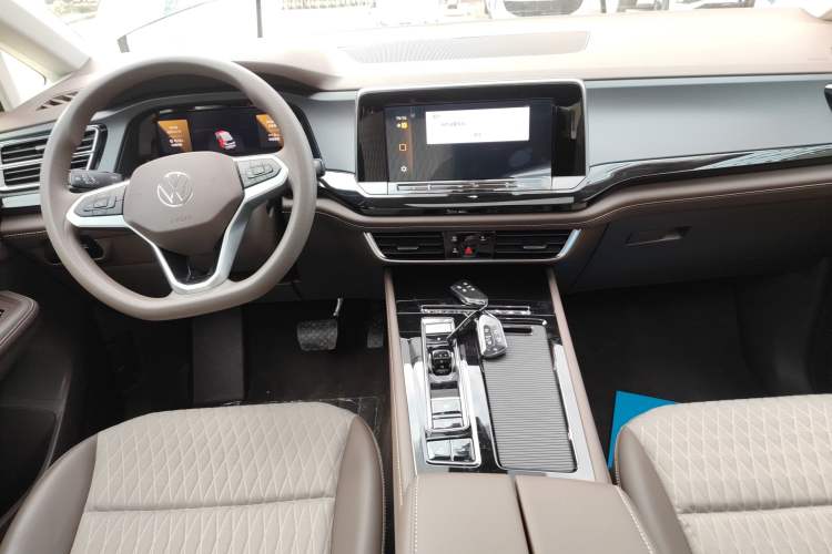 Used Volkswagen Viloran 2024 330TSI Business Edition Audio And AC Panel