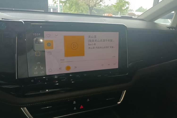 Used Volkswagen Viloran 2024 380TSI Luxury Edition Audio And AC Panel