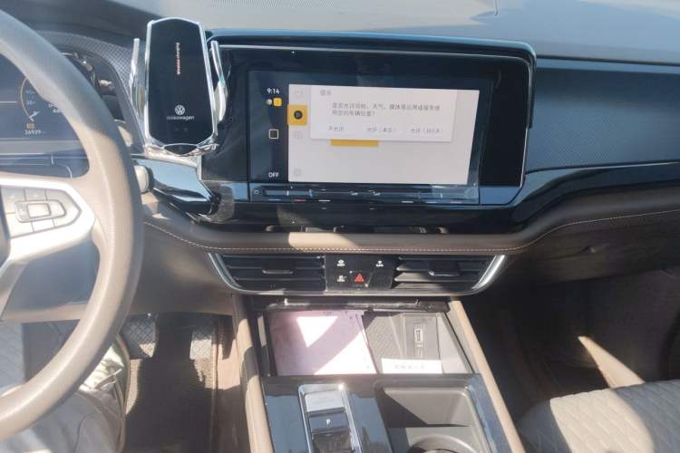 Used Volkswagen Viloran 2024 330TSI Business Edition Audio And AC Panel