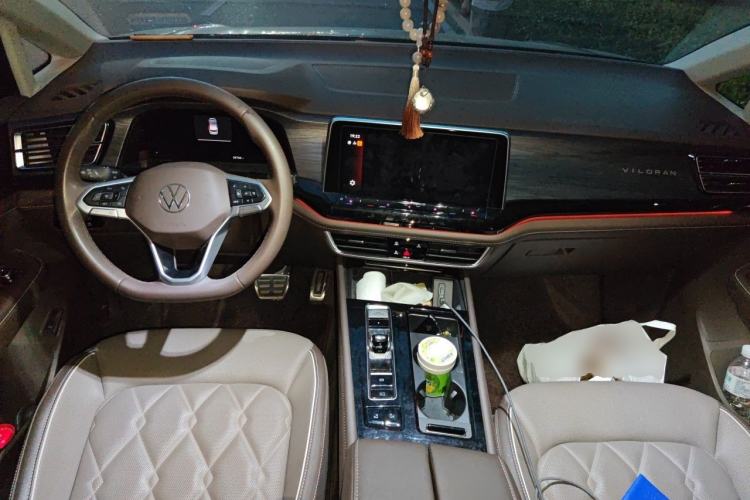 Used Volkswagen Viloran 2024 380TSI Premium Edition Center Console