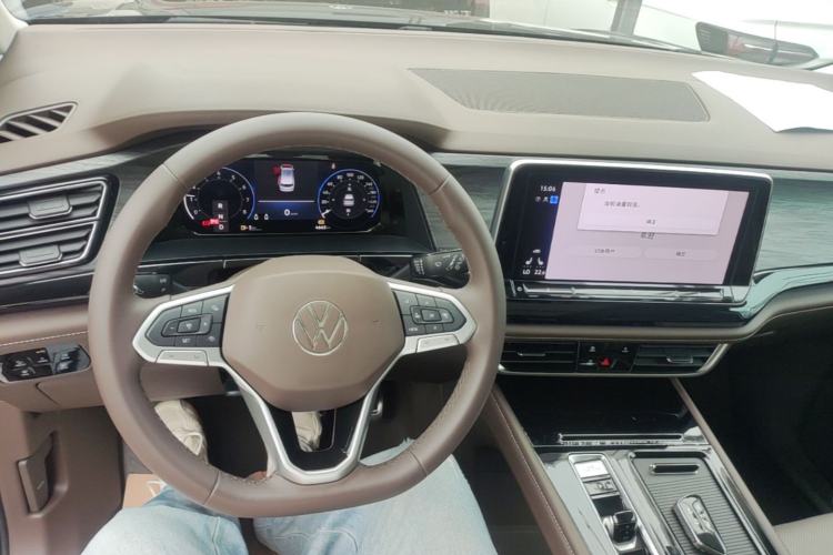 Used Volkswagen Viloran 2024 380TSI Premium Edition Center Console