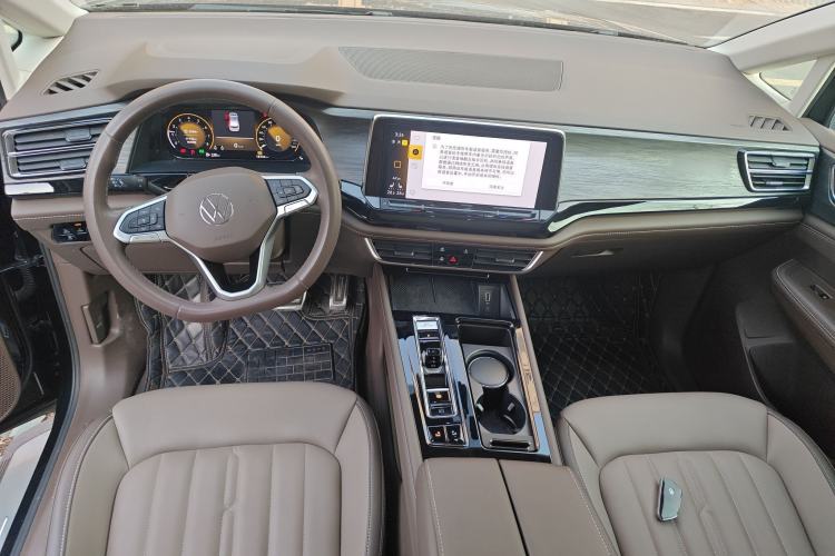 Used Volkswagen Viloran 2024 380TSI Luxury Edition Center Console