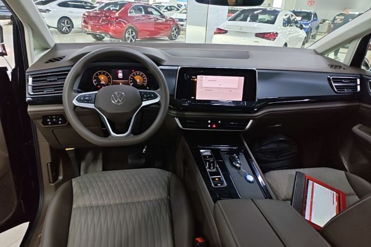 Used Volkswagen Viloran 2024 330TSI Business Edition Center Console